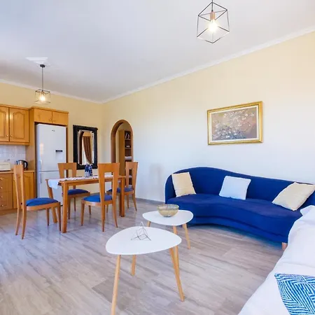 Almyros Aktis Mountain And Sea Apartamento