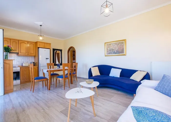 Almyros Aktis Mountain And Sea Apartamento