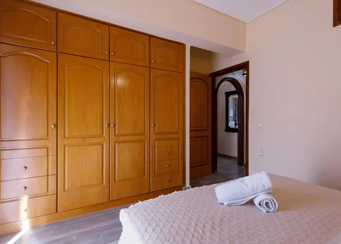 Almyros Aktis Mountain And Sea